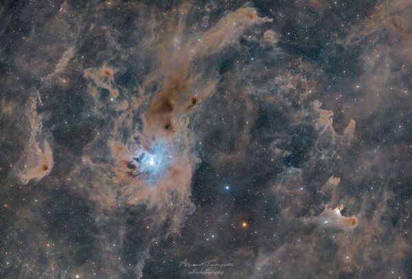 APOD: 30 de outubro de 2026 – Assombrando o Cepheus Flare