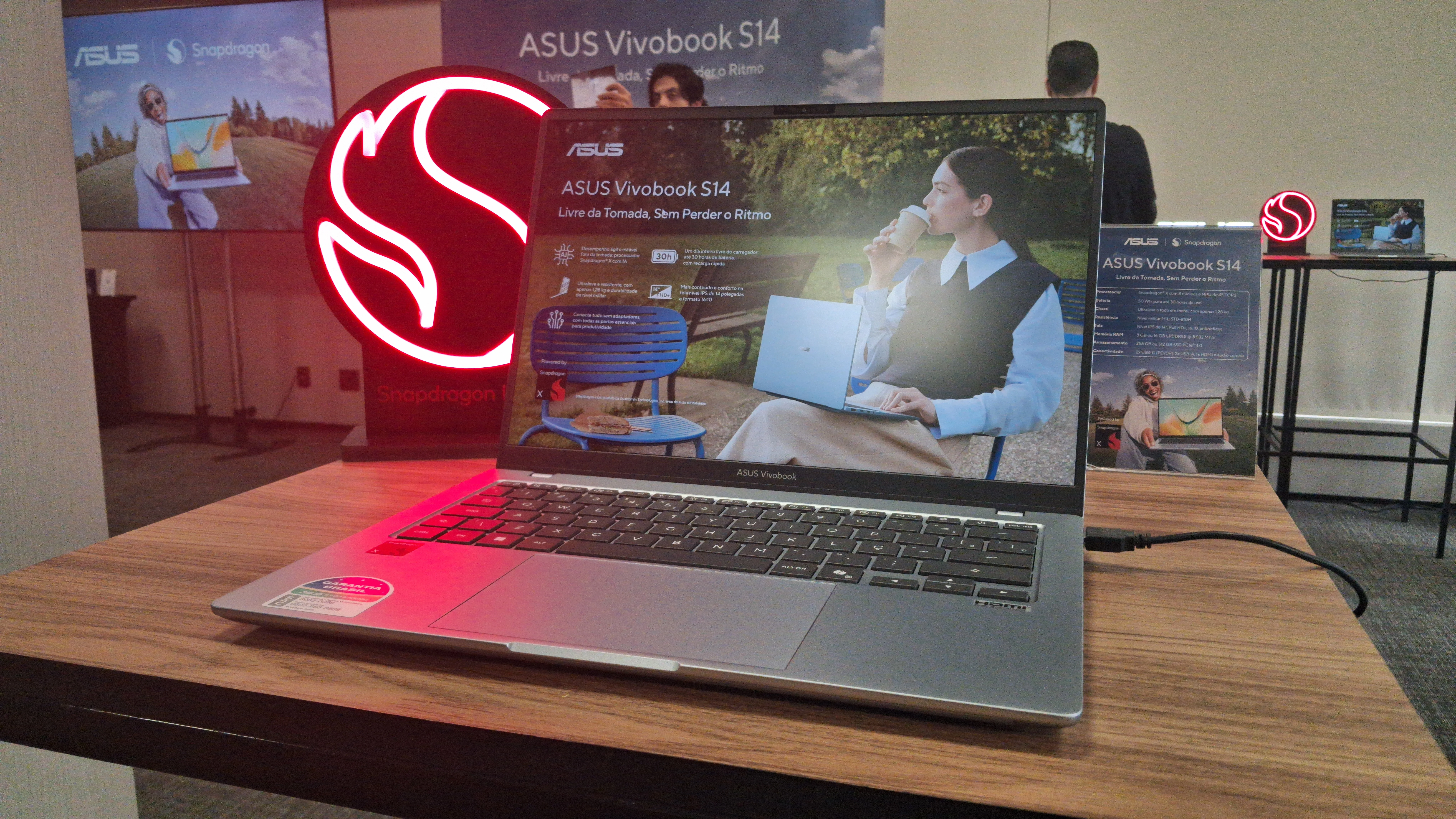 ASUS Vivobook S14