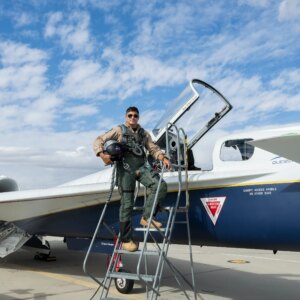 Aeronave X-59 e piloto de testes da NASA