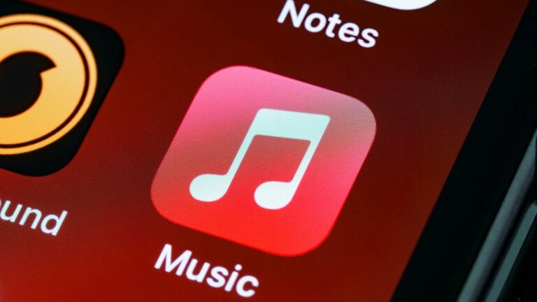 Apple Music ganha "cara de iPhone" no Android e corrige erro em playlists