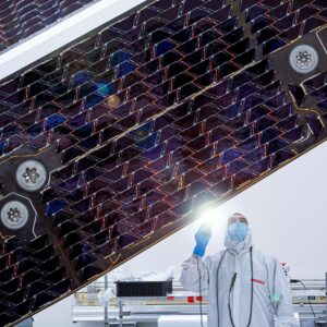 Células solares inspecionadas no NEO Surveyor da NASA