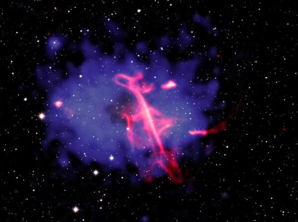 Chandra da NASA analisa a colisão do aglomerado de galáxias da 'clave de sol'