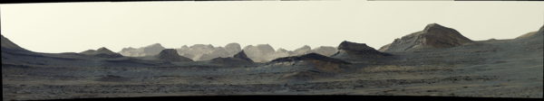 Curiosity da NASA captura o amanhecer em penhascos esculpidos pelo vento