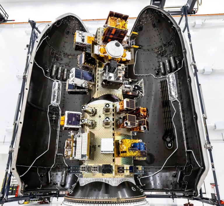 Encapsulamento SmallSats do Transporter-18 - NASA