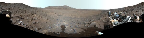 Perseverance da NASA vê poeira em Neretva Vallis