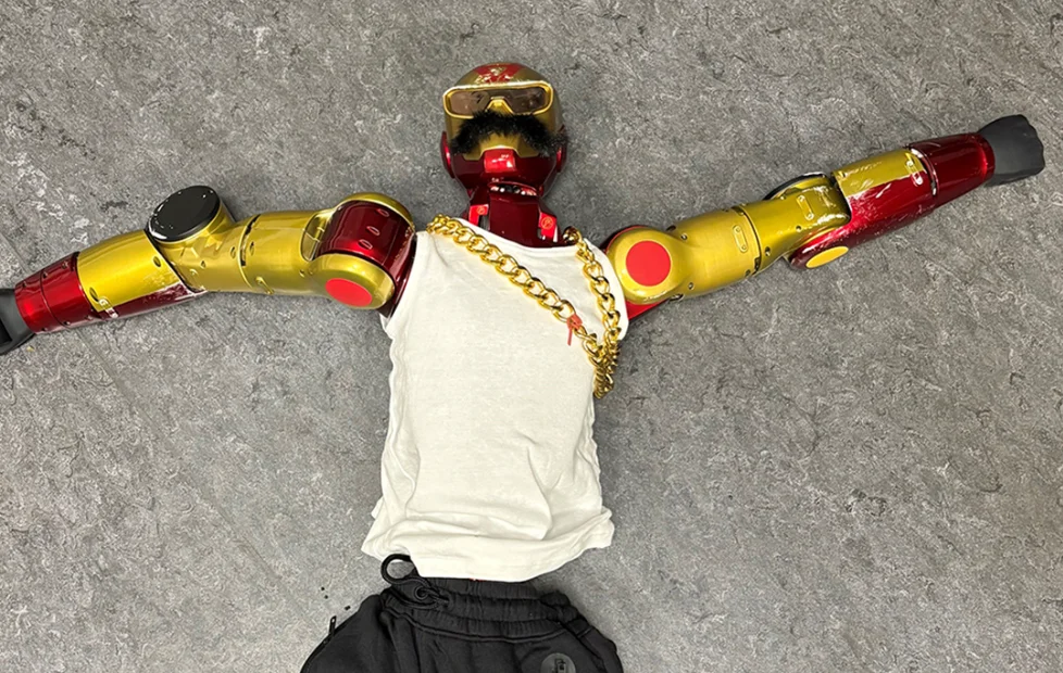 Robo humanoide preso 