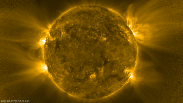 Solar Orbiter rastreia origem de misteriosos ziguezagues magnéticos