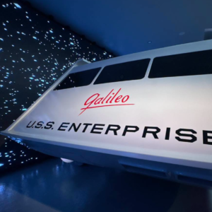Veja o ônibus Galileo original de 'Star Trek' em sua nova casa no Original Series Set Tour em Nova York