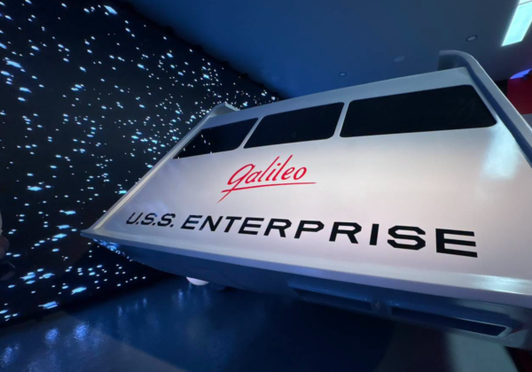 Veja o ônibus Galileo original de 'Star Trek' em sua nova casa no Original Series Set Tour em Nova York